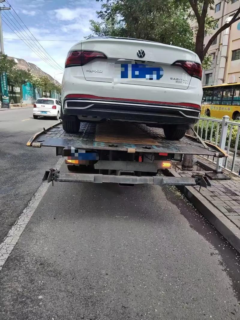 清远高速救援 清远流动补胎 清远汽车拖车 清远拖车电话 18